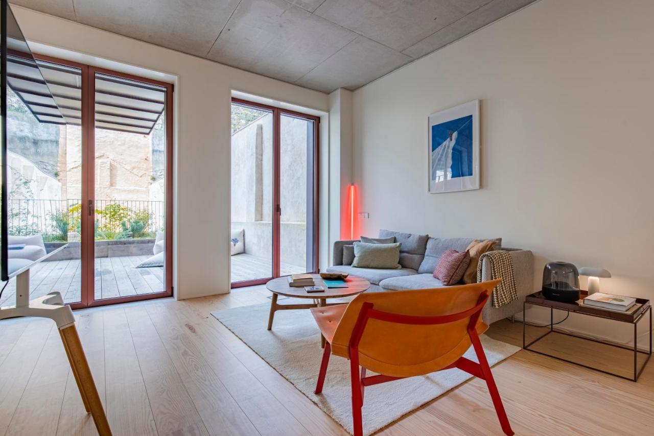 Deluxe 2Bdr Apartment W/ Patio By Lovelystay Lisbon Exterior photo