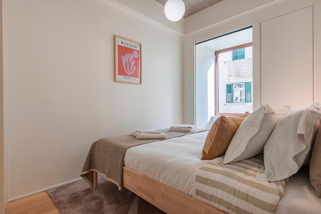 Deluxe 2Bdr Apartment W/ Patio By Lovelystay Lisbon Exterior photo